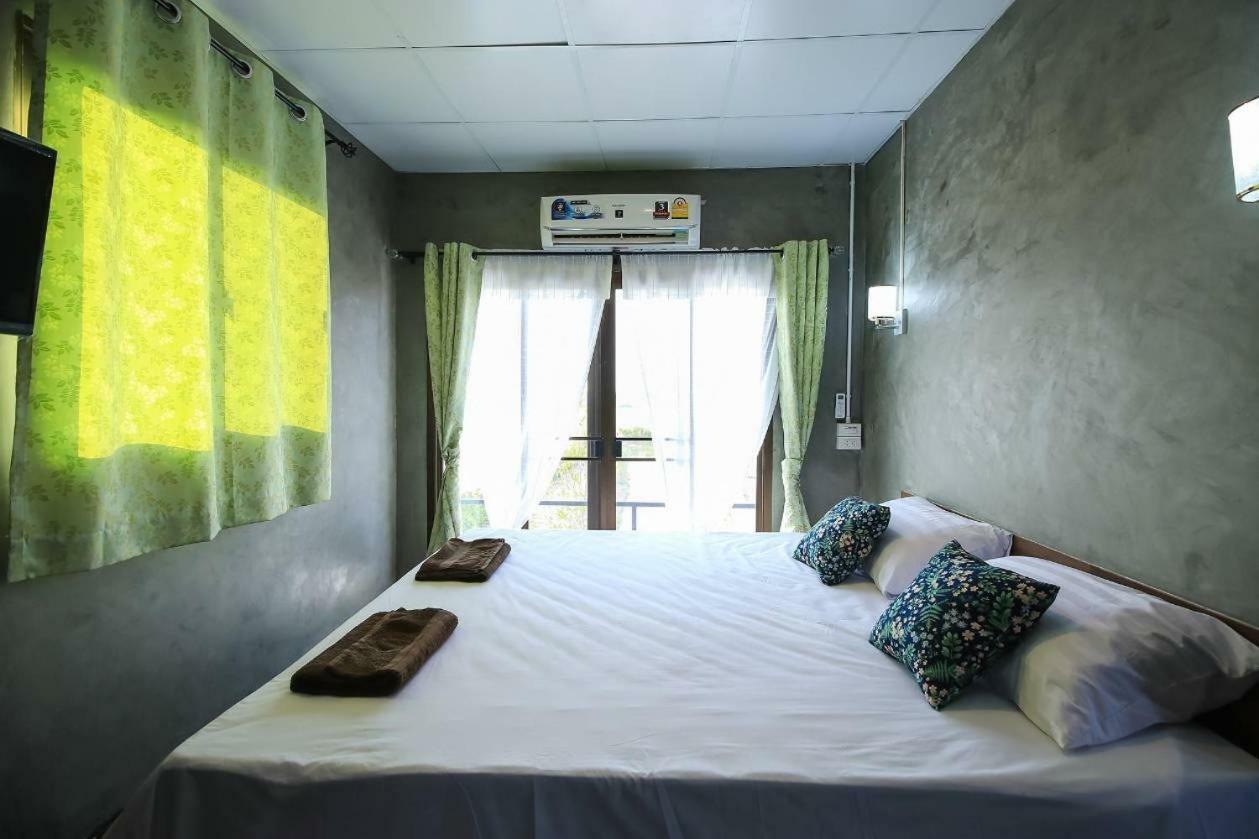 Falik Farm Stay Phra Nakhon Si Ayutthaya Exterior photo